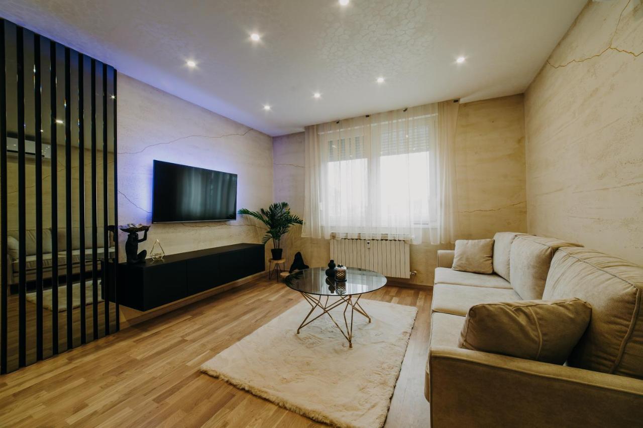 Апартаменти Apartman Stari Toranj II Вуковар Екстер'єр фото