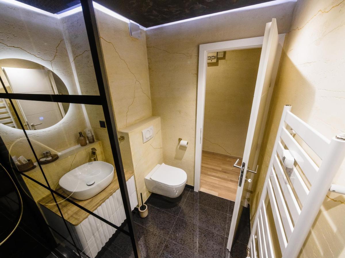 Апартаменти Apartman Stari Toranj II Вуковар Екстер'єр фото