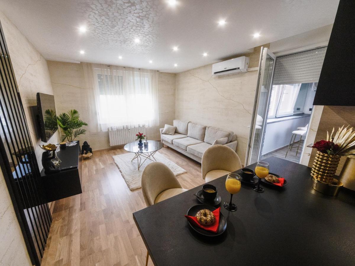 Апартаменти Apartman Stari Toranj II Вуковар Екстер'єр фото