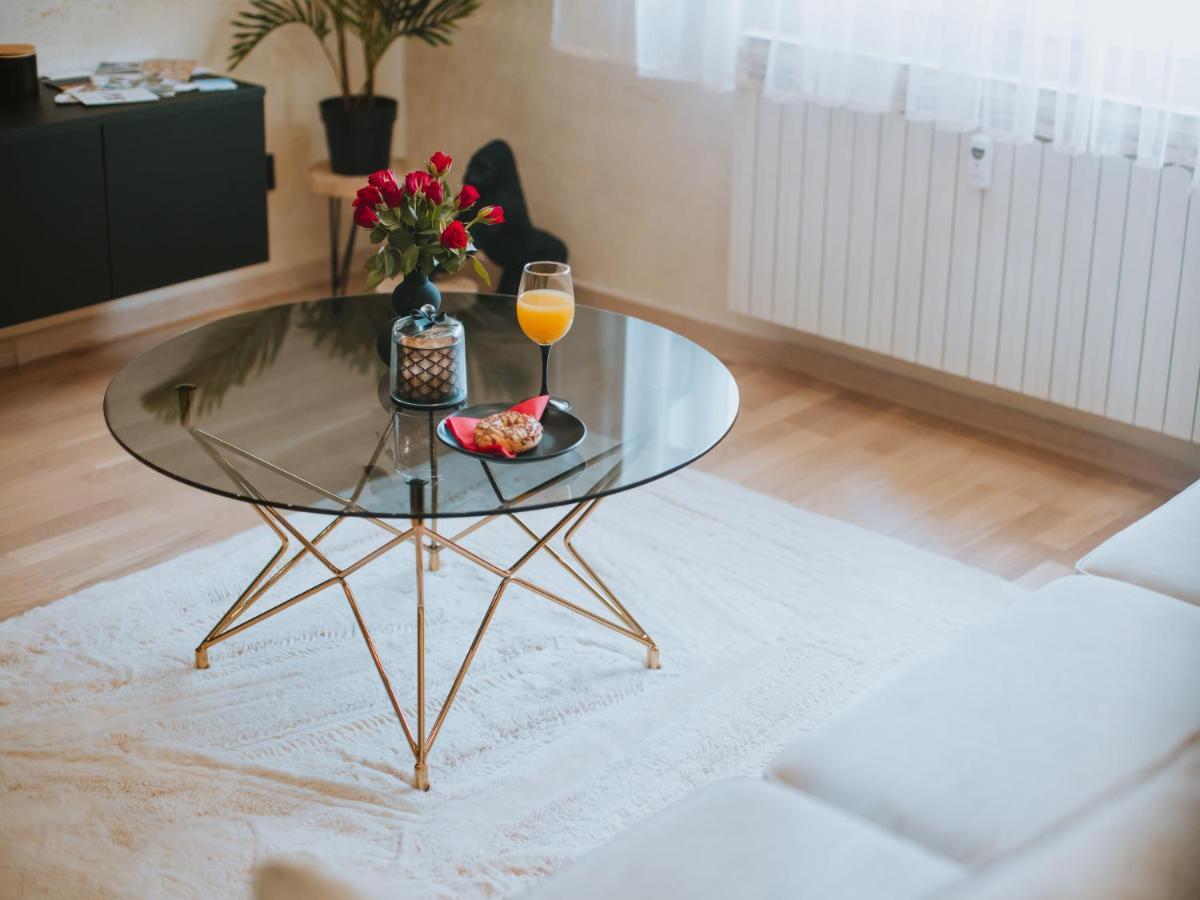 Апартаменти Apartman Stari Toranj II Вуковар Екстер'єр фото